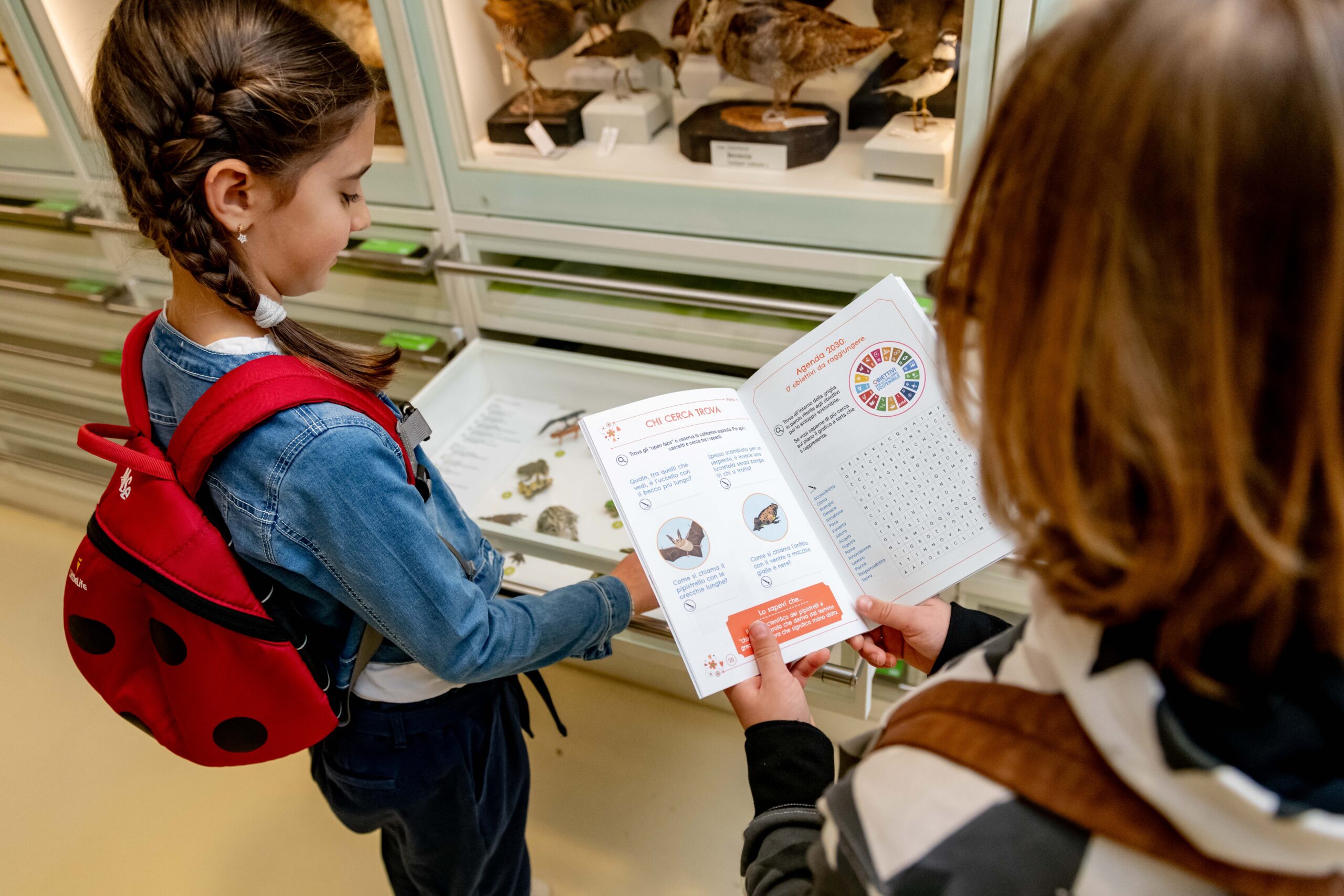 Museo-con-lo-zainetto-Archivio-MUSE-Museo-delle-Scienze-fotografo-Matteo-De-Stefano-2.